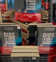 Cuatro libros que incrementaron ventas tras muerte de Francisco