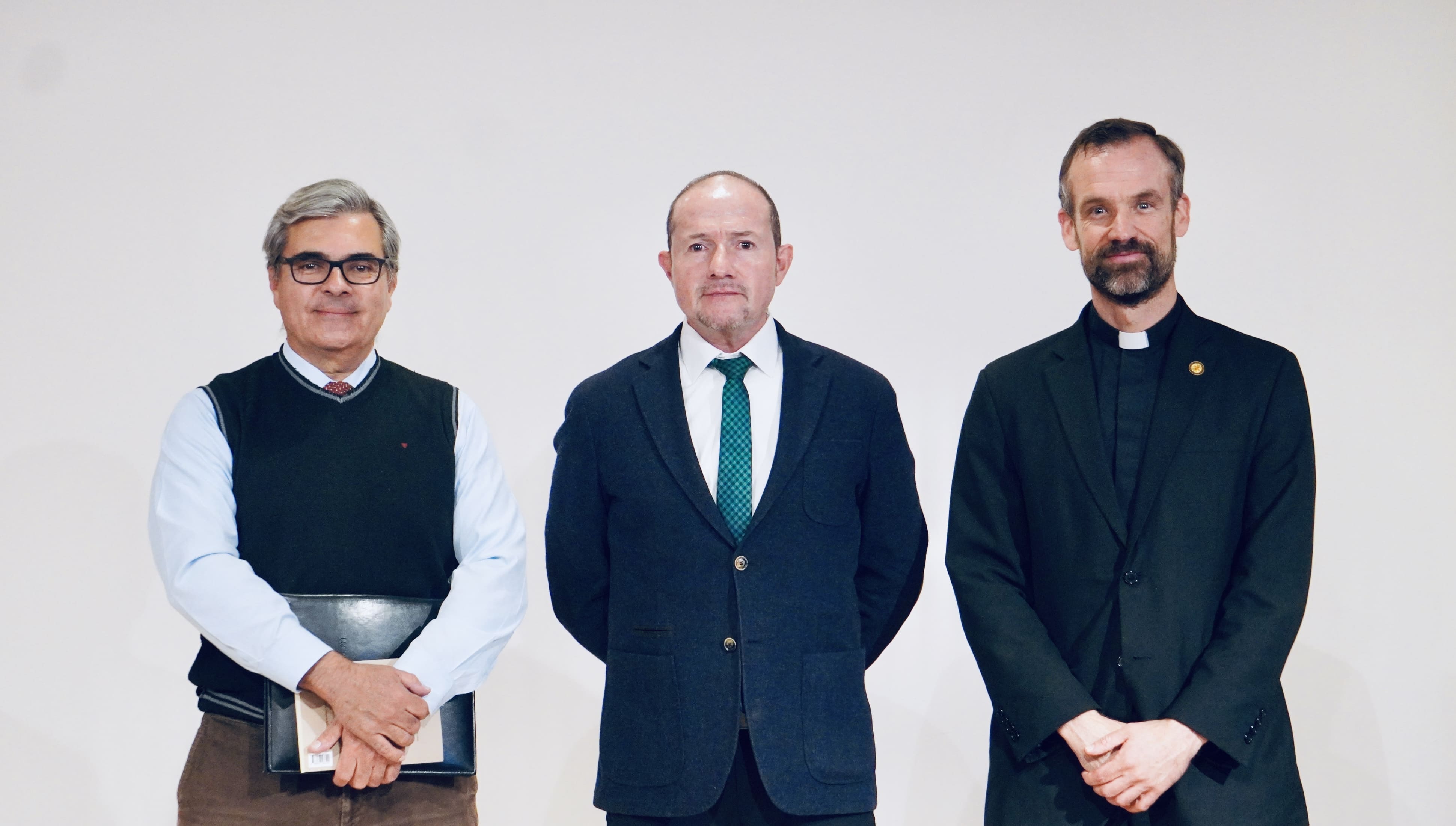 Dios. La ciencia, las pruebas. El albor de una revolución, abre debate sobre la relación entre ciencia y fe entre académicos y universitarios
